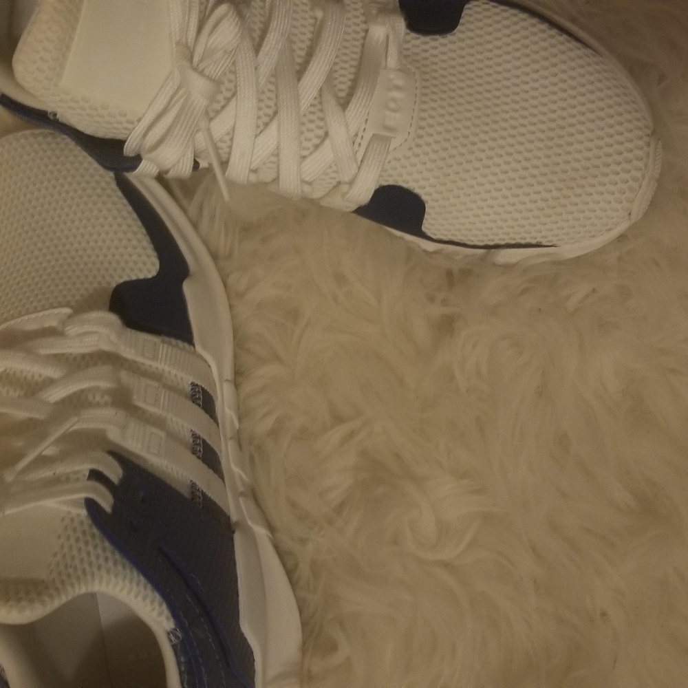 Gymshoes - Picture 4 of 4